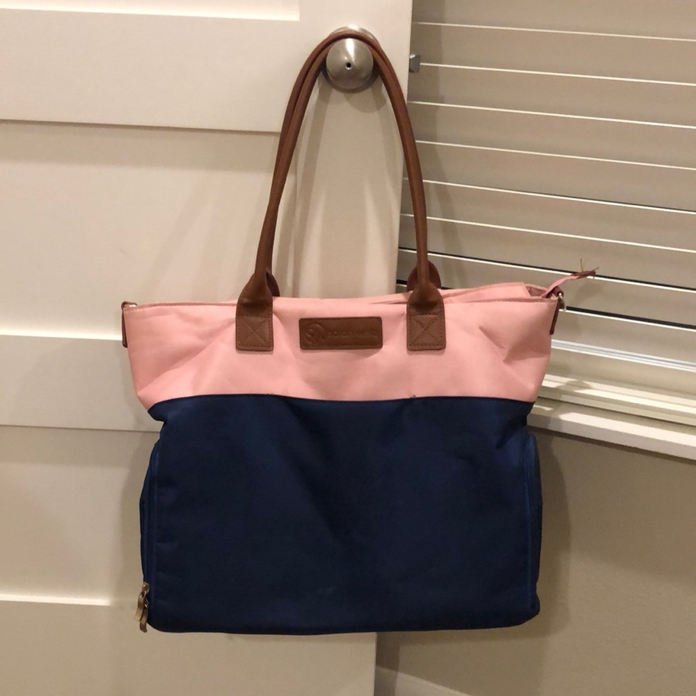 Sarah Wells Abby breast pump bag in pink and navy